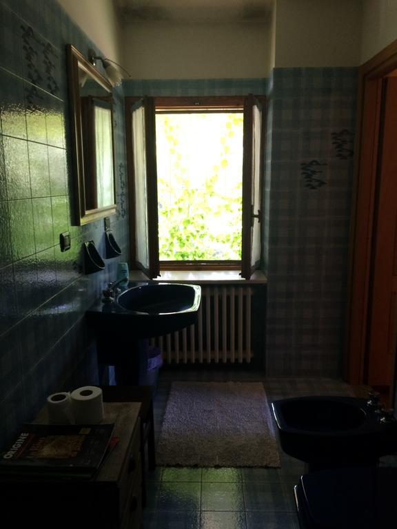 Fattoria Sequoia Bed & Breakfast Castagneto Po Ruang foto
