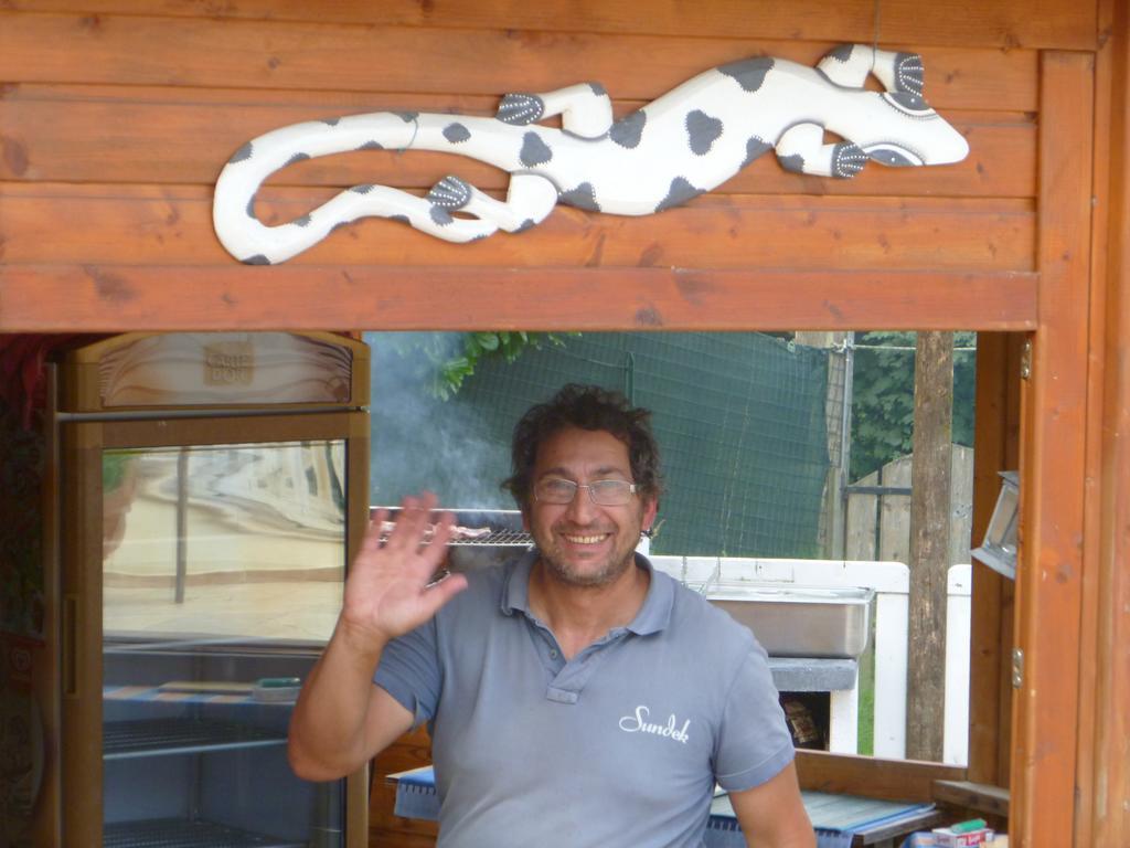 Fattoria Sequoia Bed & Breakfast Castagneto Po Bagian luar foto