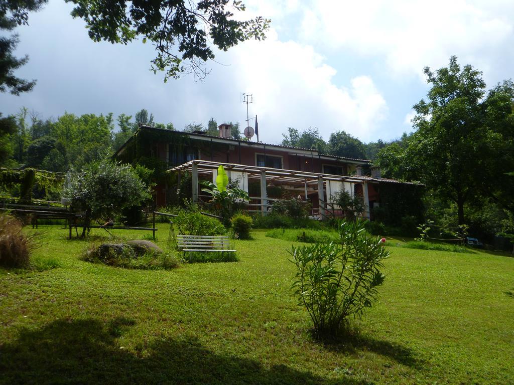 Fattoria Sequoia Bed & Breakfast Castagneto Po Bagian luar foto